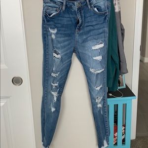 Distressed ankle jeans